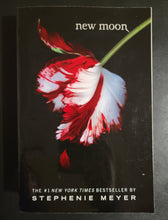 Load image into Gallery viewer, New Moon by Stephenie Meyer (Book #2)
